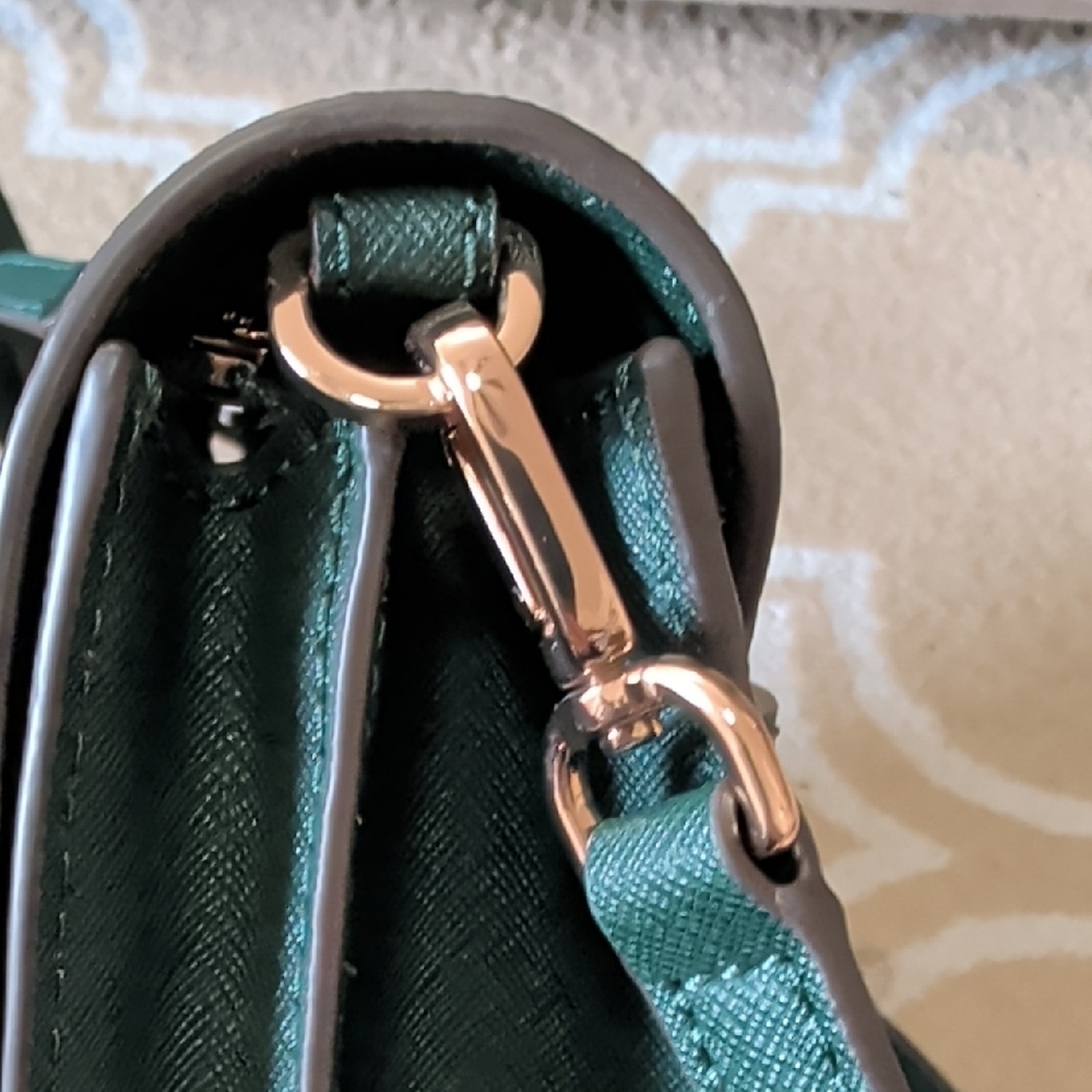 Tory Burch Emerson Combo Crossbody Jitney Green EUC - Picture 5 of 11